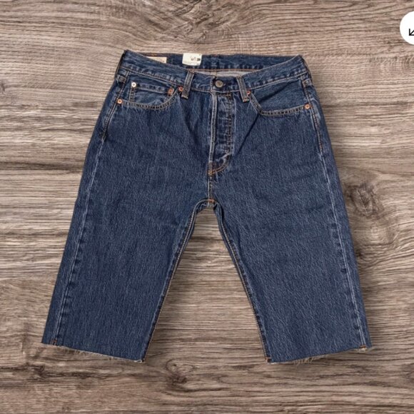 Levi's 501 Premium Denim Shorts Mens 31 Button Fly Cut-off Jeans Medium Wash NEW - Picture 3 of 14